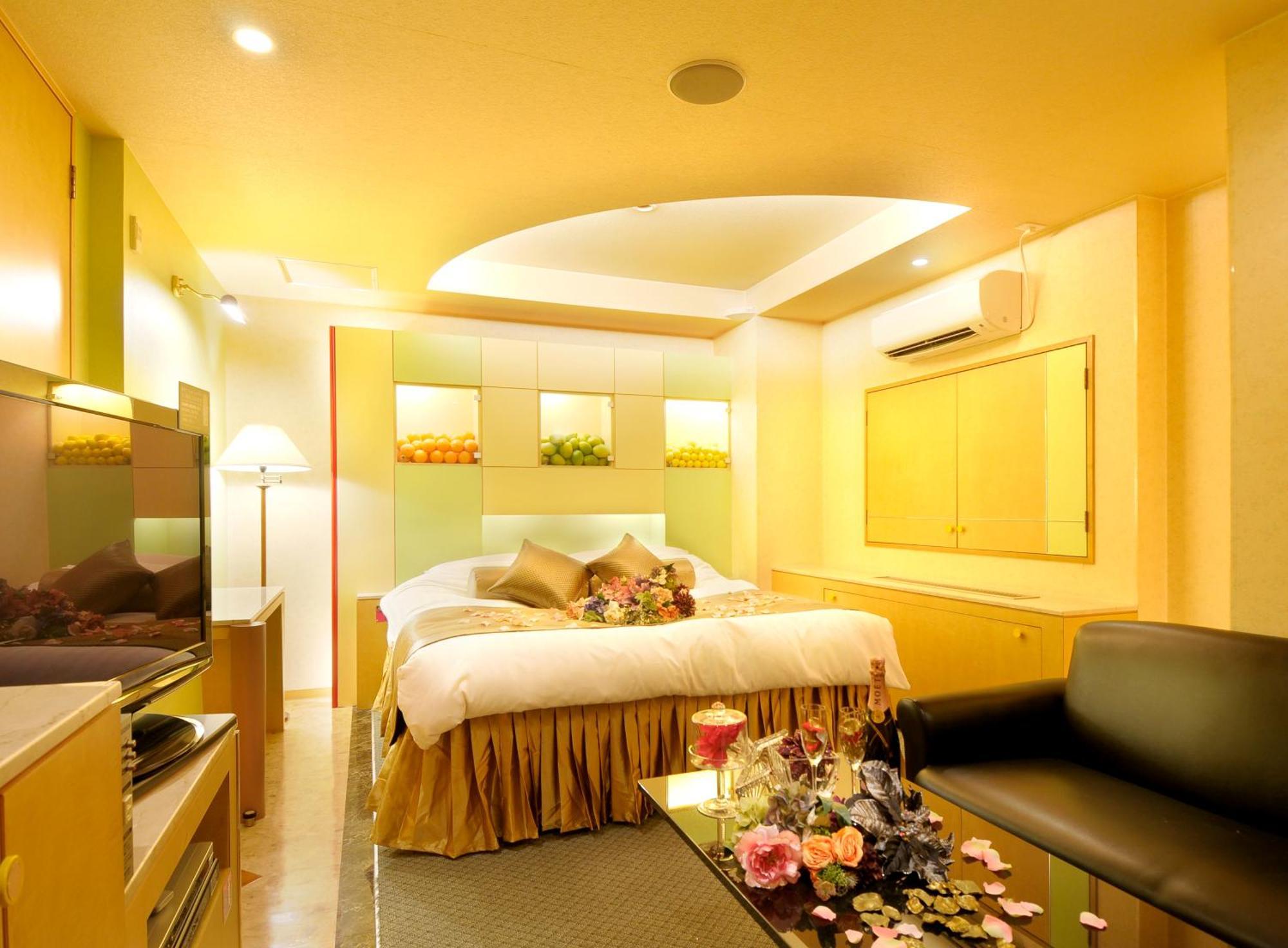 Hotel Love Ikutama -Adult Only أوساكا المظهر الخارجي الصورة